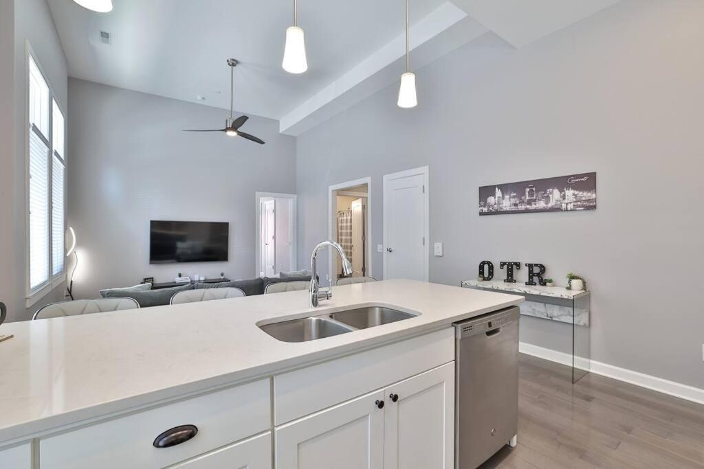 **New Modernlux Best Otr Condo *Park Onsite** Cincinnati Buitenkant foto